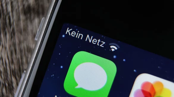 Die Aufschrift &laquo;Kein Netz&raquo; ist auf dem Bildschirm eines Mobiltelefons zu sehen. - &copy; Karl-Josef Hildenbrand/dpa