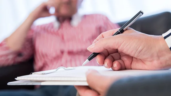 Die Behandlung einer bipolaren St&ouml;rung basiert auf drei S&auml;ulen: Medikamenten, Psychotherapie und Vorbeugung. - &copy; Christin Klose/dpa-tmn