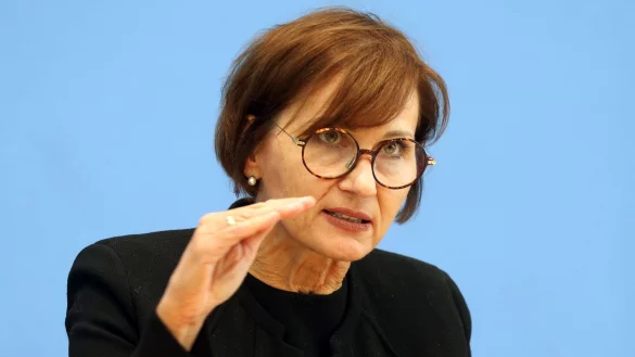 Bildungsministerin Bettina Stark-Watzinger fordert Universit&auml;ten zu konsequentem Vorgehen gegen Antisemitismus auf. - &copy; Wolfgang Kumm/dpa