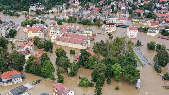 Verheerende Verw&uuml;stung in Klondzko in Polen. - &copy; Maciej Kulczynski/PAP/dpa