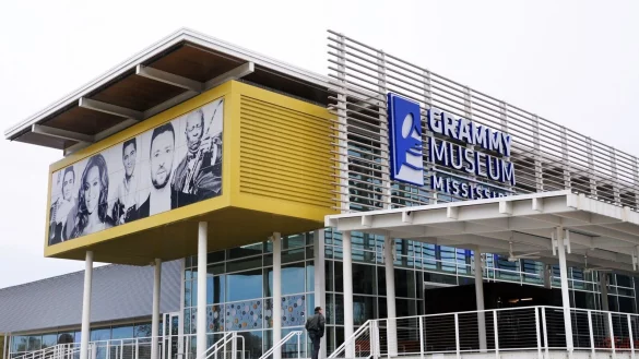 Im Grammy Museum Mississippi widmet sich eine neue Ausstellung der Karriere der 14-fachen Grammy-Gewinnerin Taylor Swift. - &copy; Visit Mississippi/dpa-tmn