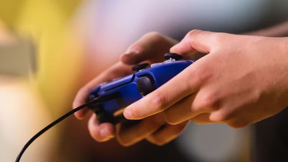 Spielend verstehen: Die FDP will Abgeordneten mit einer LAN-Party im nordrhein-westf&auml;lischen Landtag das Potenzial der Computerspiele-Branche begreiflich machen. (Symbolbild) - &copy; Marius Becker/dpa