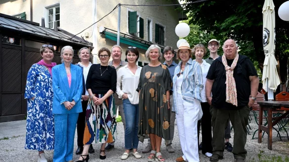 Cast und Crew der Serie &laquo;Um Himmels Willen&raquo; kamen noch einmal in M&uuml;nchen zusammen. - &copy; Felix H&ouml;rhager/dpa