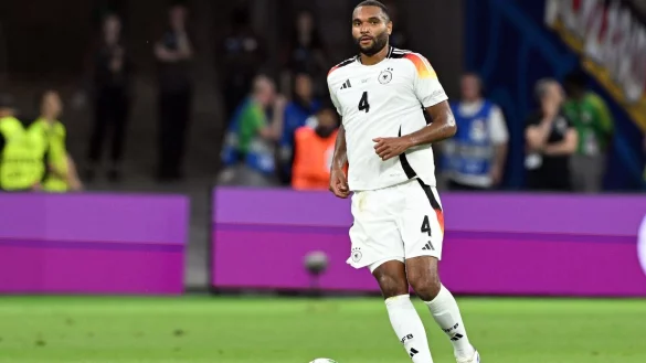 Jonathan Tah wird vom FC Bayern M&uuml;nchen weiter umworben. - &copy; Federico Gambarini/dpa