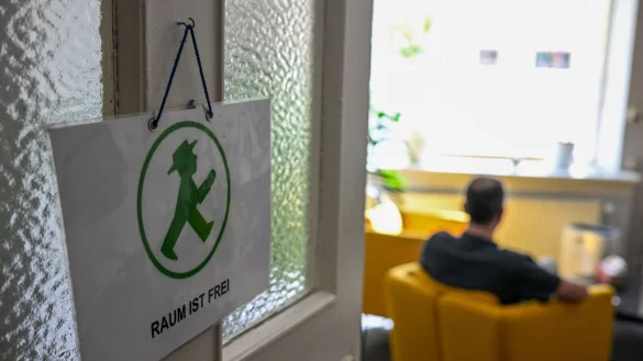 Offene T&uuml;ren, neue Perspektiven: Suizidalit&auml;t nicht totschweigen, sondern dar&uuml;ber reden. - &copy; Jens Kalaene/dpa/dpa-tmn