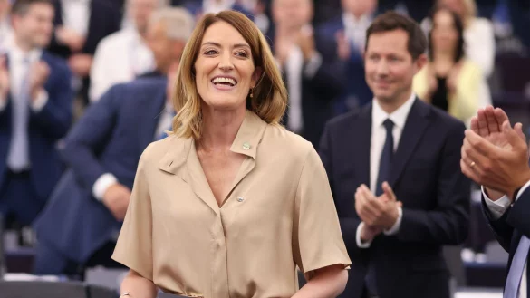 Die Alte ist die Neue: Roberta Metsola bleibt Präsidentin. - © Philipp von Ditfurth/dpa