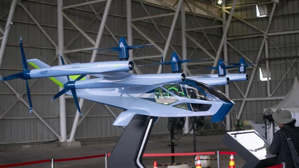 Die fliegenden Taxis können auch ohne Piloten fliegen. - © Ary Ardan/dpa