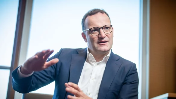 Eine Aufarbeitung der Corona-Politik t&auml;te auch der Gesellschaft gut, findet Jens Spahn. - &copy; Michael Kappeler/dpa