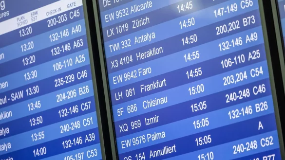 An den beiden gr&ouml;&szlig;ten Flughafen in Nordrhein-Westfalen hat sich der Flugbetrieb normalisiert. (Archivbild) - &copy; Thomas Banneyer/dpa