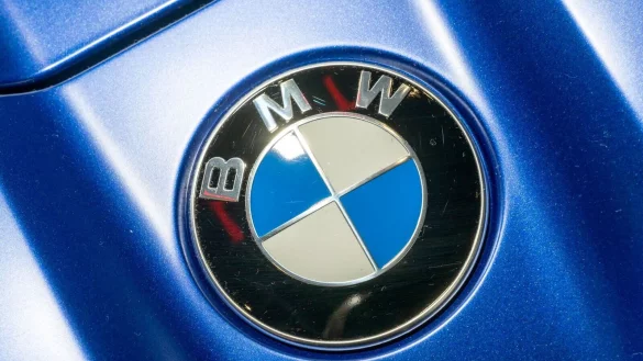 BMW arbeitet im US-Werk Spartanburg zum ersten Mal mit einem humanoiden Roboter. - © Peter Kneffel/dpa