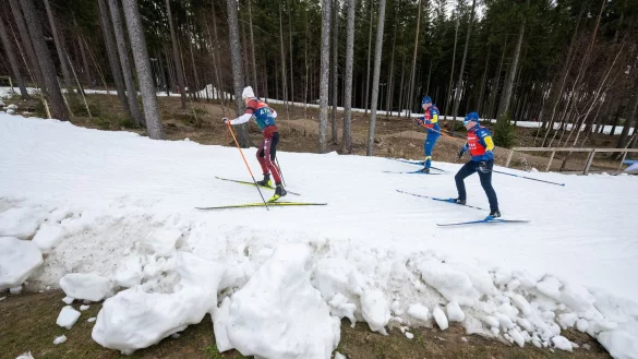 Der Wintersport steht vor einer schwierigen Zukunft. - &copy; Hendrik Schmidt/dpa