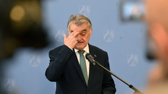NRW-Innenminister Herbert Reul (CDU): &laquo;Von der ersten Kenntnis bis zur letzten Festnahme sind nur f&uuml;nf Tage vergangen.&raquo; - &copy; Roberto Pfeil/dpa