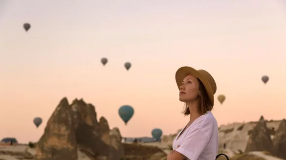 Allein zu reisen, kann das Selbstvertrauen wachsen lassen. - © Konstantin Trubavin/Westend61/dpa-tmn