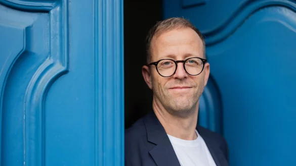 Andreas Karlaganis hat an vielen renommierten Theatern gearbeitet und kommt nun als neuer Generalintendant nach D&uuml;sseldorf - &copy; Rolf Vennenbernd/dpa