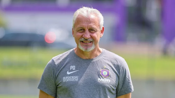 Aue-Trainer Pavel Dotchev will eine erneute &Uuml;berraschung im DFB-Pokal schaffen. - &copy; Jan Woitas/dpa