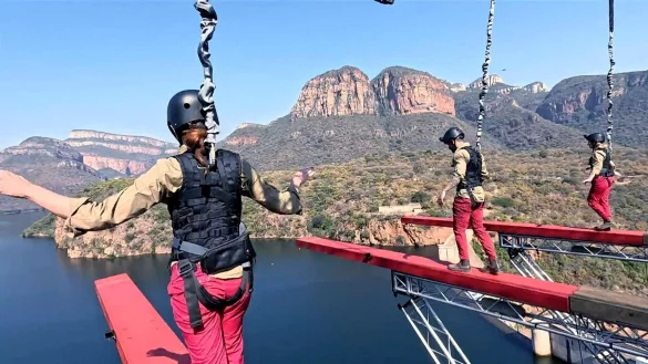 Georgina Fleur (l), Gigi Birofio, und Danni (Daniela) B&uuml;chner (r) mussten zur Pr&uuml;fung. - &copy; --/RTL+/dpa