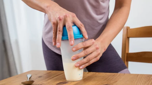 Di&auml;t-Shakes sollen beim Abnehmen helfen, k&ouml;nnen aber auch sch&auml;dliche Stoffe enthalten. - &copy; Christin Klose/dpa-tmn