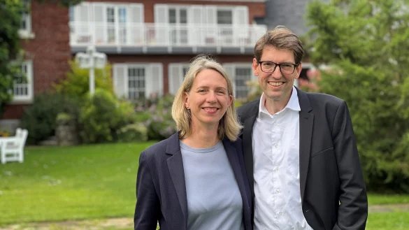 Wird ihr Modell zum Vorbild? Botschafterin Tjorven Bellmann und Botschafter Matthias L&uuml;ttenberg teilen sich einen Posten. - &copy; Benno Schwinghammer/dpa