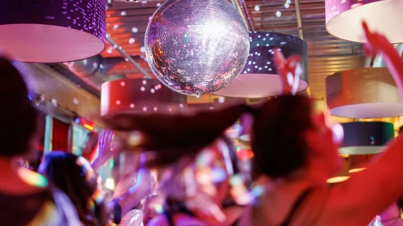 Drei Stunden lang Tanzen und trotzdem vor Mitternacht im Bett sein - bei &laquo;Mama geht Tanzen&raquo; feiern nicht nur M&uuml;tter mit kleinen Kindern. - &copy; Daniel Karmann/dpa