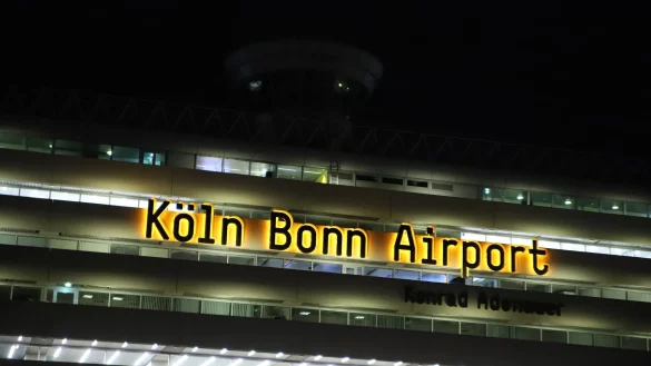 Am Flughafen K&ouml;ln/Bonn wurde ein Mann festgenommen. Er soll ein mutma&szlig;licher IS-Unterst&uuml;tzer sein. - &copy; Sascha Thelen/dpa