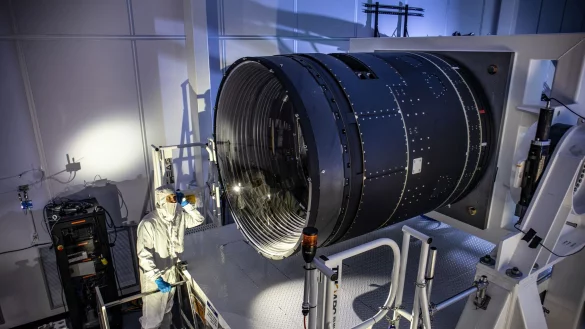 Die Kamera, an der das Team in einem Labor im US-Bundesstaat Kalifornien mehrere Jahre lang arbeiteten, sei etwa so gro&szlig; wie ein Kleinwagen und drei Tonnen schwer. - &copy; Jacqueline Ramseyer Orrell/SLAC National Accelerator Laboratory/dpa