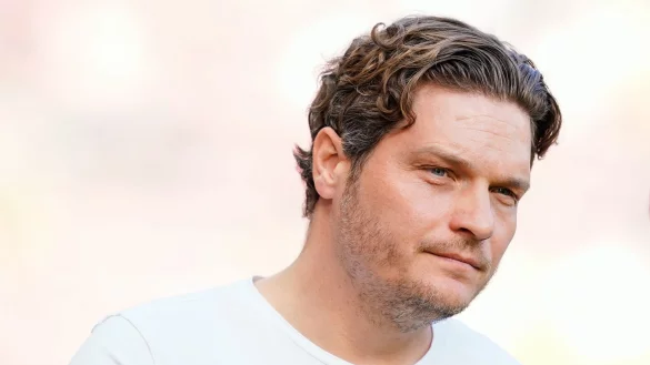 Dortmunds Trainer Edin Terzic kommt ins Stadion. - &copy; Uwe Anspach/dpa