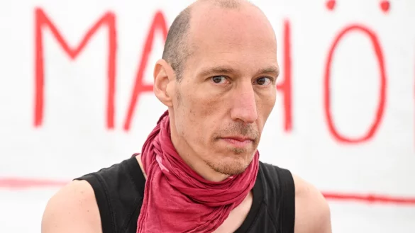 Der Klimaaktivist Wolfgang Metzeler-Kick befindet sich seit 84 Tagen im Hungerstreik. - &copy; Jens Kalaene/dpa