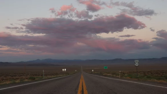 Weite und Einsamkeit - wer in Nevada unterwegs ist, sollte Mut und gen&uuml;gend Benzin dabeihaben. - &copy; Verena Wolff/dpa-tmn/dpa