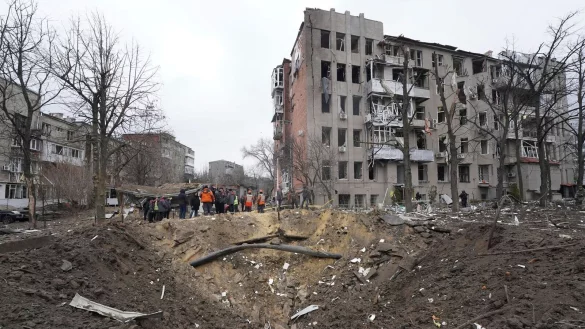 Die Stadt Charkiw steht unter russischem Raketenbeschuss. - © Andrii Marienko/AP