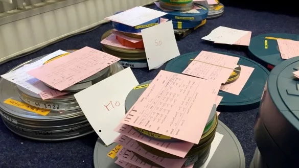 Filmrollen liegen am 28.04.2016 in Oberhausen (Nordrhein-Westfalen) in einem Vorf&uuml;hrraum. - &copy; Helge Toben/dpa/Archivbild