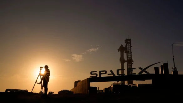 Die SpaceX-Megarakete &laquo;Starship&raquo; wird in Boca Chica (Texas) f&uuml;r ihren Testflug vorbereitet. - &copy; Eric Gay/AP/dpa