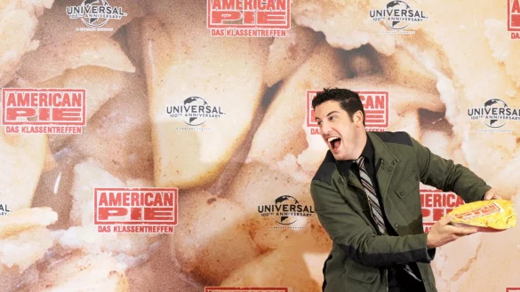 Immer f&uuml;r einen Apfelkuchen zu haben: Schauspieler Jason Biggs aus &laquo;American Pie&raquo; - &copy; picture alliance / dpa