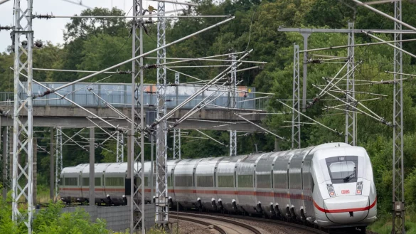 Ab Freitag gesperrt: Auf der Bahnstrecke zwischen Hamburg und Berlin soll vier Monate lang gebaut werden (Archivfoto). - &copy; Soeren Stache/dpa
