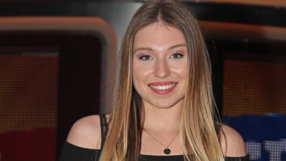 RECROP - Youtube-Star Bianca «Bibi» Claßen beim Fototermin zur TV Aufzeichnung von "Klein gegen Gross - Das unglaubliche Duell". - © Andreas Gora/dpa/Archivbild