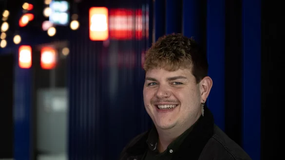 Der S&auml;nger Isaak Guderian, aufgenommen nach einem dpa-Interview. - &copy; Soeren Stache/dpa/Archivbild