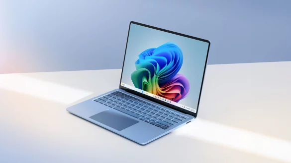 Der Microsoft Surface Laptop 7 soll mit seinem ARM-Chip und dem KI-Assistenten Copilot alles leichter und effizienter machen - verspricht zumindest der Hersteller. - &copy; Microsoft/dpa-tmn