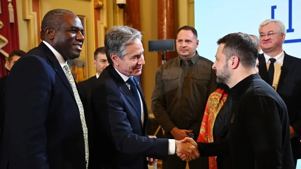 US-Au&szlig;enminister Antony Blinken versichert in Kiew einmal mehr, dass Washington sich dem Sieg der Ukraine im russischen Angriffskrieg verpflichtet sehe. - &copy; Leon Neal/Pool Getty Images Europe/AP/dpa