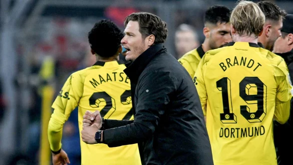 Dortmunds Trainer Edin Terzic ballt jubelnd die F&auml;uste. - &copy; Bernd Thissen/dpa