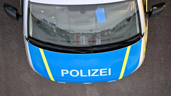 Ein Polizeiauto bei einem Einsatz. - &copy; Klaus-Dietmar Gabbert/dpa/Symbolbild