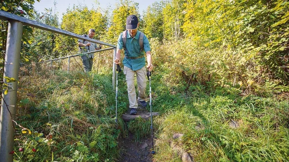 Die Stiftung Warentest hat Falt- und Teleskopst&ouml;cke unter die Lupe genommen. Acht der zw&ouml;lf getesteten Trekkingst&ouml;cke schnitten im Test positiv ab. - &copy; Martin Jehnichen/Stiftung Warentest/dpa-tmn