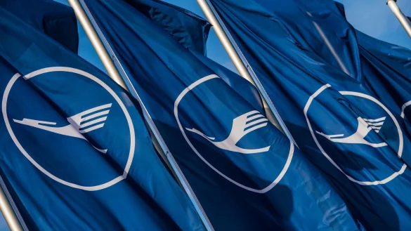 Lufthansa-Chef Spohr rechnet im laufenden Jahr nur noch mit einem bereinigten operativen Gewinn von rund 2,2 Milliarden Euro - eine halbe Milliarde weniger als urspr&uuml;nglich angepeilt. - &copy; Andreas Arnold/dpa