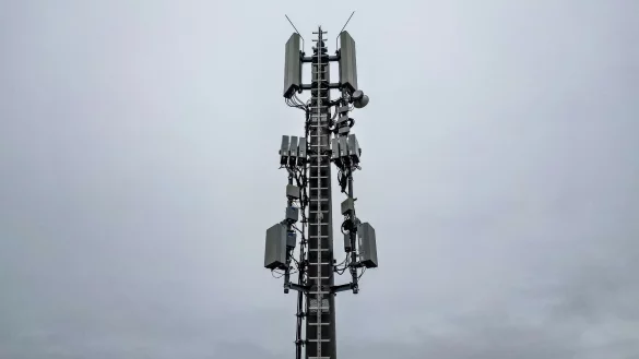 Die Anbieter Vodafone und Telekom aktivierten ihre Netze im Mobilfunkstandard der 5. Generation (5G) bereits 2019, O2 folgte 2020. - &copy; Jan Woitas/dpa