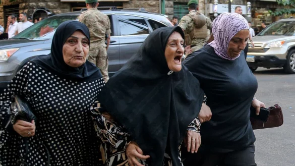 Trauer nach den Explosionen im Libanon. - &copy; Marwan Naamani/dpa