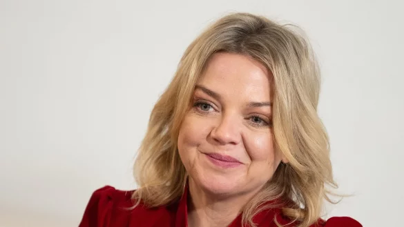 Die S&auml;ngerin Annett Louisan. - &copy; Swen Pf&ouml;rtner/dpa