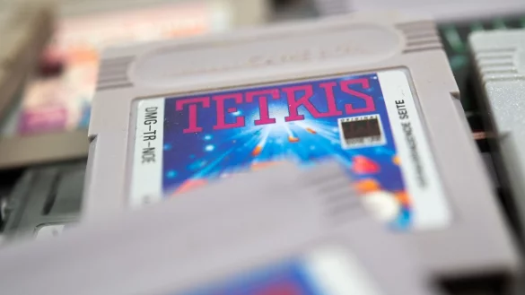 Simpel, herausfordernd und mit eing&auml;ngiger Musik wurde &laquo;Tetris&raquo; zum wohl bekanntesten Videospiel seiner Zeit. - &copy; Andrea Warnecke/dpa-tmn
