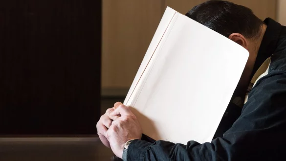 Dder Mann, der in Neuss seinen Negffen misshandelt und get&ouml;tet haben soll, ist nun auch wegen Kindesmissbrauchs verurteilt worden. (Archivbild) - &copy; Federico Gambarini/dpa