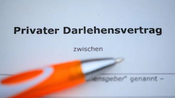 Darlehensvertr&auml;ge auf offener B&uuml;hne im Internet? - &copy; Jonas Walzberg/dpa