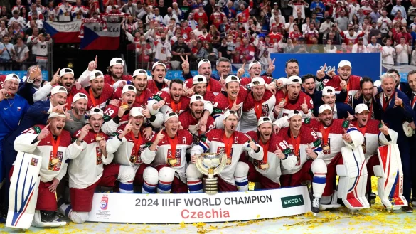 Der WM-Titel der Tschechen sorgte f&uuml;r eine sp&auml;te Party in Prag. - &copy; Petr David Josek/AP/dpa