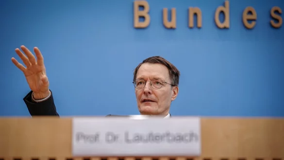 Karl Lauterbach: «Die Krankenhausreform ist zurück in der Spur.» - © Kay Nietfeld/dpa