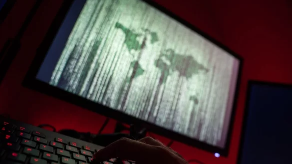 Der Branchenverband Bitkom empfiehlt Unternehmen, nicht weniger als 20 Prozent der gesamten IT-Ausgaben f&uuml;r die IT-Sicherheit bereitzustellen. - &copy; Nicolas Armer/dpa